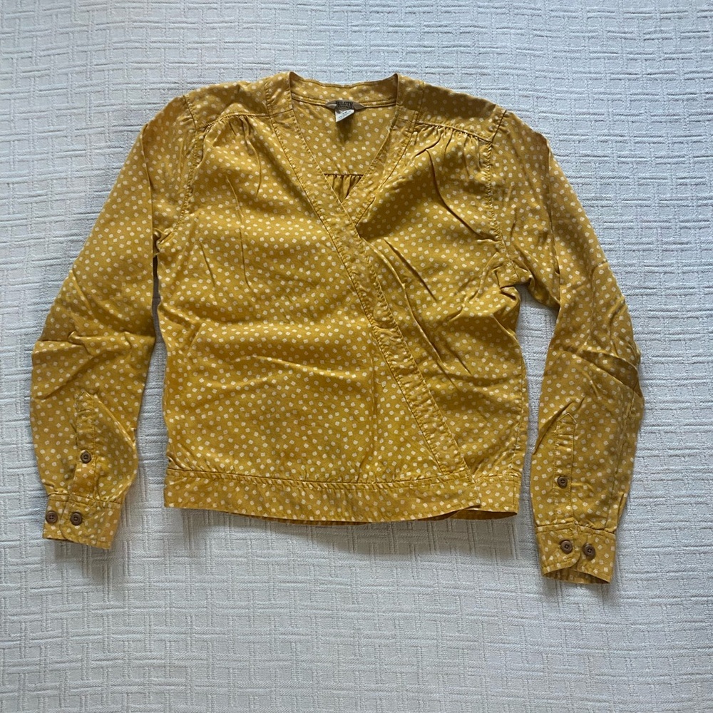 Duluth Trading Co. yellow top. - Picture 2 of 9